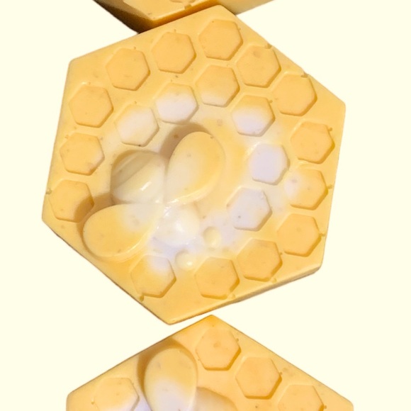 Handmade Soap - Oatmeal Honey & Milk Soap Bar - Picture 9 of 13